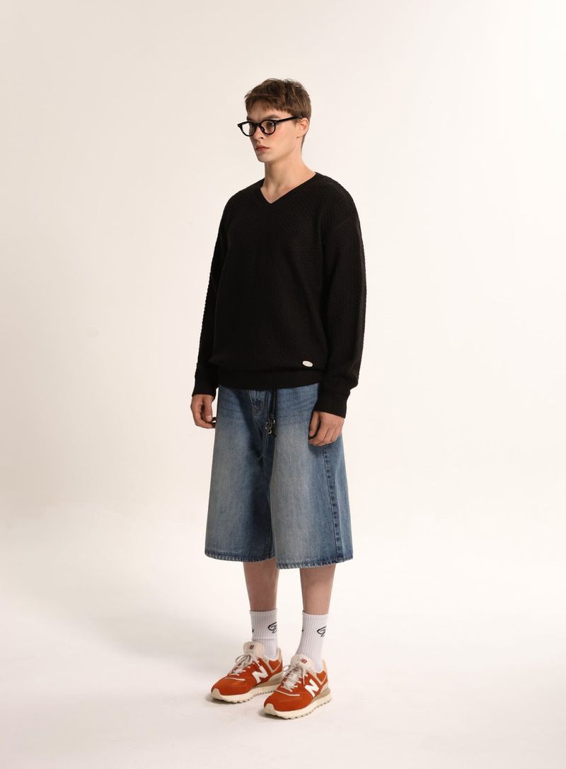 Retro Pattern V-Neck Knitwear - Black