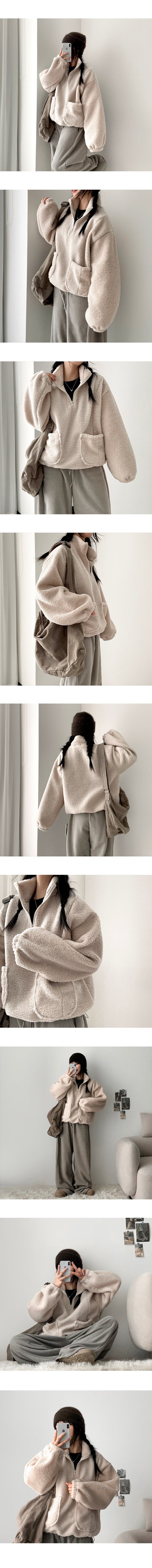 Hearty High-Neck Pocket Dumble Wool Soft Half Zip-Up