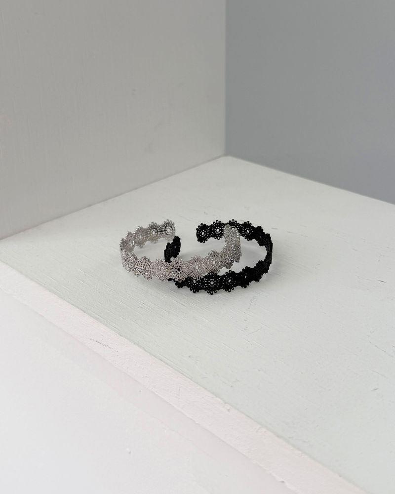 Lace Heart Line Bangle