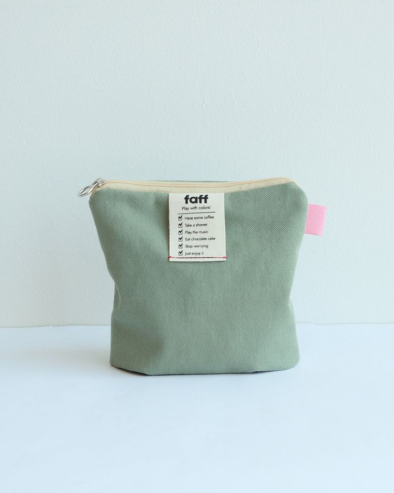 faff（ペプ）の「faff ポーチ グリーンティー（スマホグッズ/小物）」