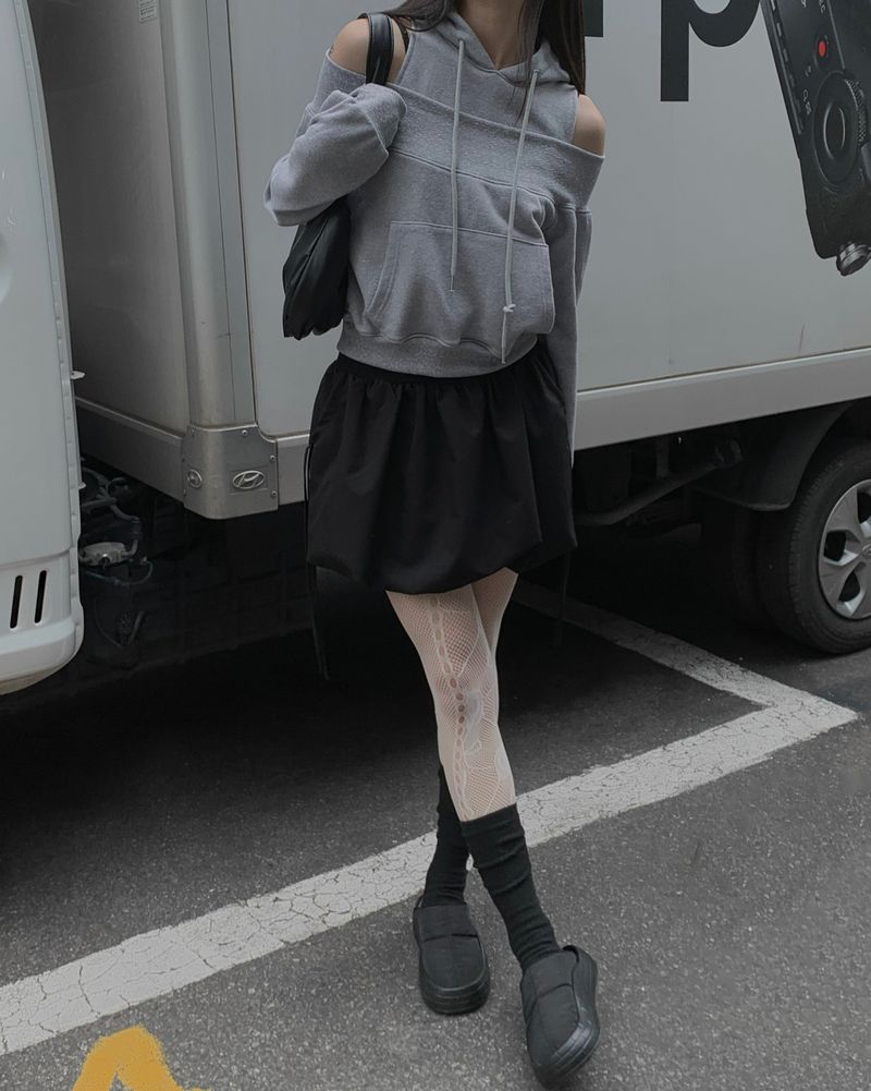 Off crop hoodie