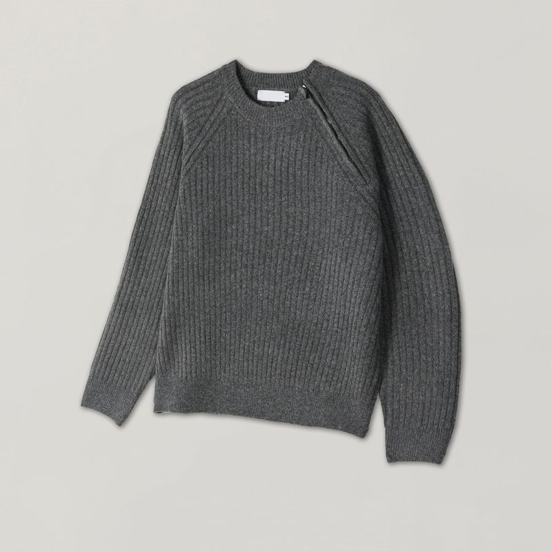 Going diagonal zipper knitwear