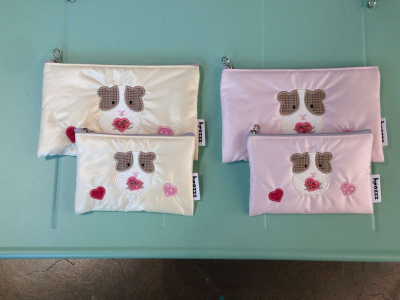 <The Heart-Stealing Guinea> pouch(s,m)