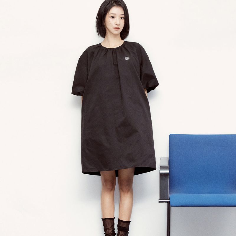 NICK&NICOLE(ニック&ニコール)の「MINIMAL BALLON PINTUCK DRESS_BLACK(Dresses)」