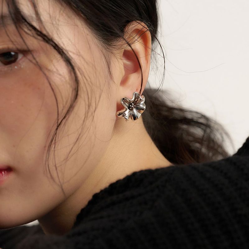 geegee(ジジ)の「boom flower earring - silver(Accessories)」