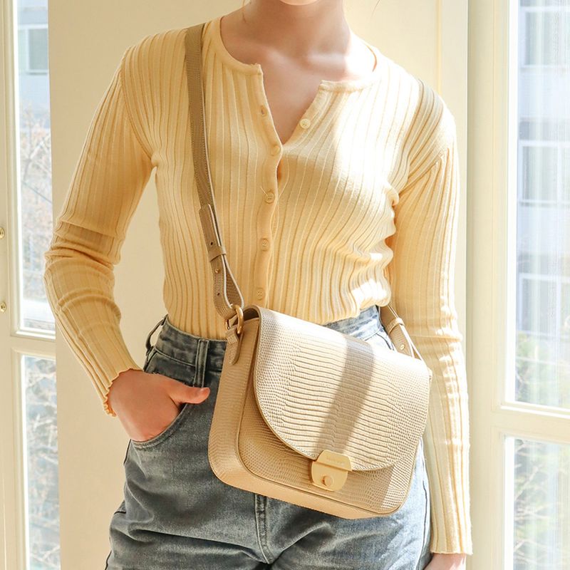louie ooie(ルイウイ)の「betty bag - beige embo(Bags)」