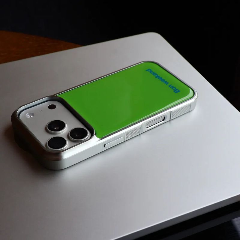 Bon weekend（ボン ウィークエンド）の「NEW! [MADE] BON WEEKENDカラーシルバーエポキシフォンケース (3 colors)（スマホグッズ/小物）」