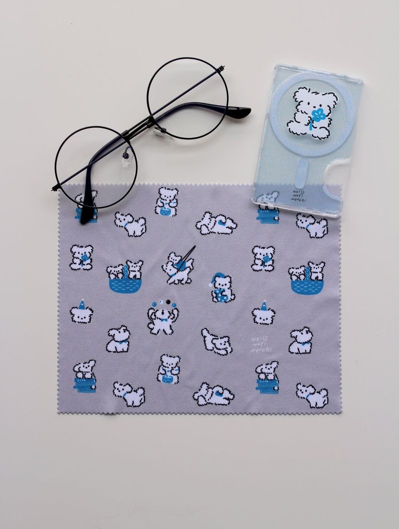 glasses cleaner a shaggy puppy