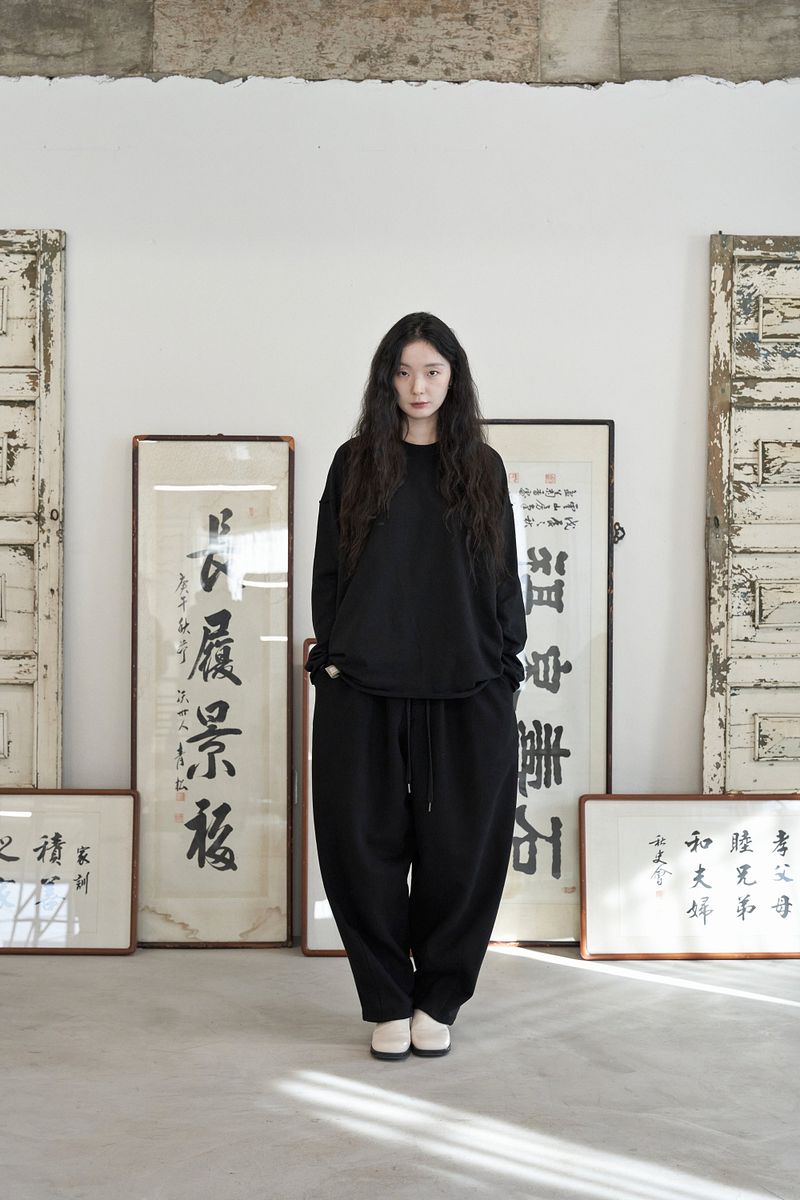 ヴィンテージ P. ダイイングカットアウトボックスTシャツ (Black)