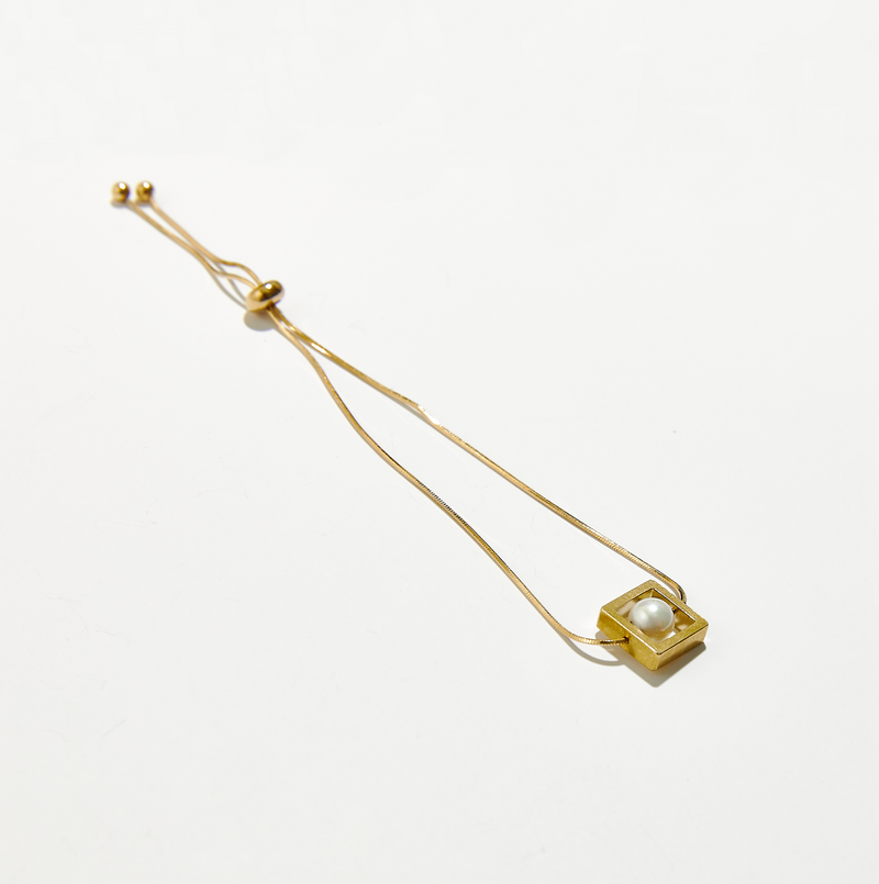 Open Cube Pearl Bracelet
