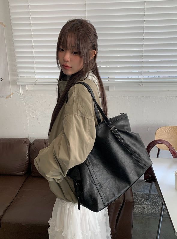 Pio Three Star Studded Shoulder Bag