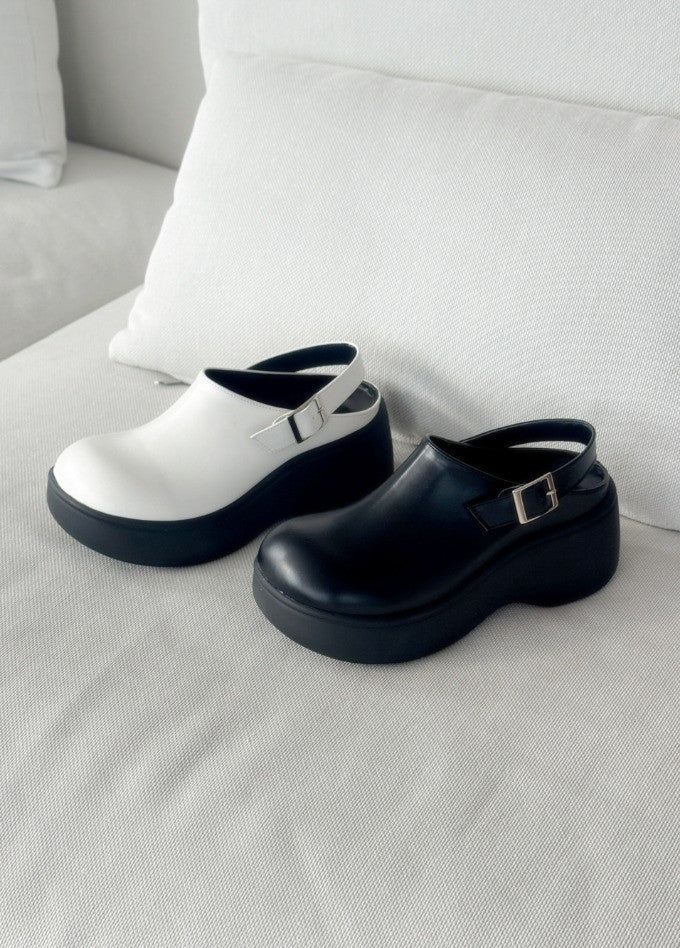 myorang（ミョラン）の「チャンキーストラップブロッパー(2color)（Shoes）」