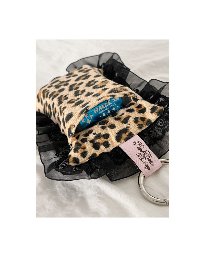 【MADE】 KIRA pocket pillow (leopard/beige)