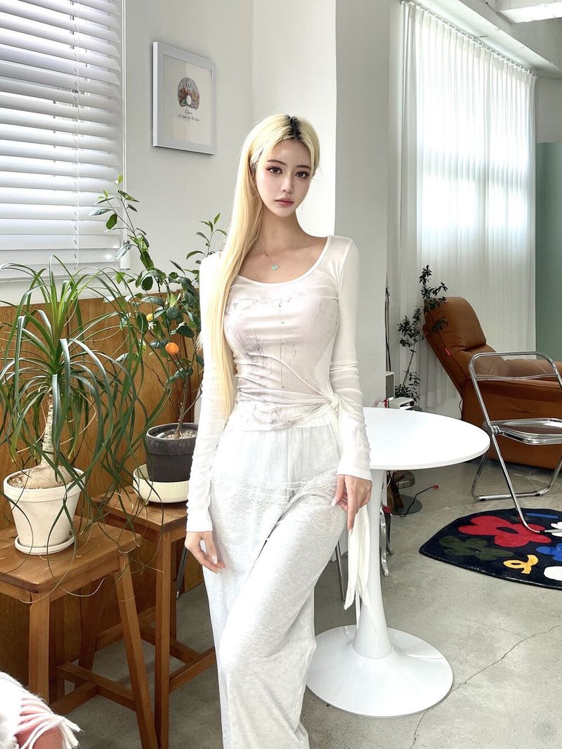 Seow(ソウ)の「1468. Ballet printing ribbon T (2color)(Tops)」