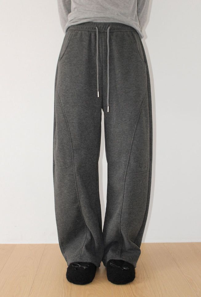 (Lining Brushed) CURVE SEAM SWEATPANTS