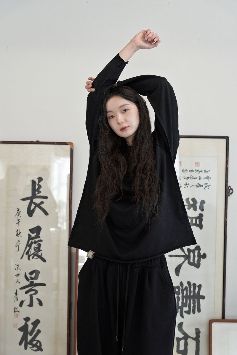ヴィンテージ P. ダイイングカットアウトボックスTシャツ (Black)