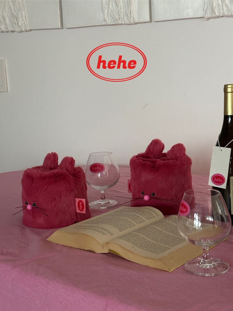 Pink pepe Tissue Case