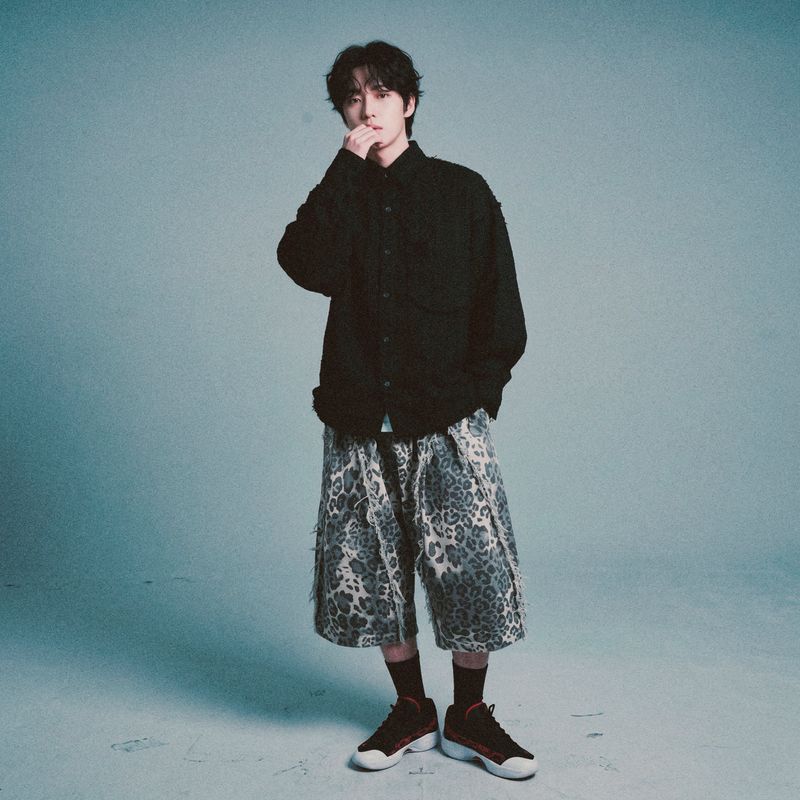 leopard grunge capri shorts_grey