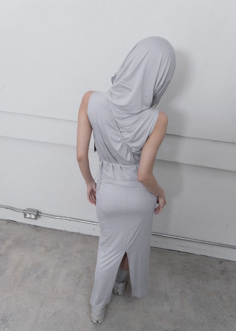 HOOD SLEEVELESS GREY