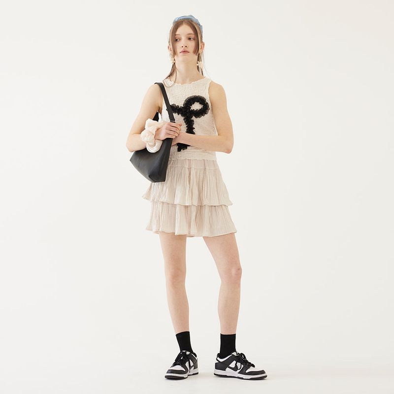 TMO BY 13MONTH（ティーエムオーバイサーティーンマンス）の「FRILL SLEEVELESS TOP (IVORY)（Tops）」