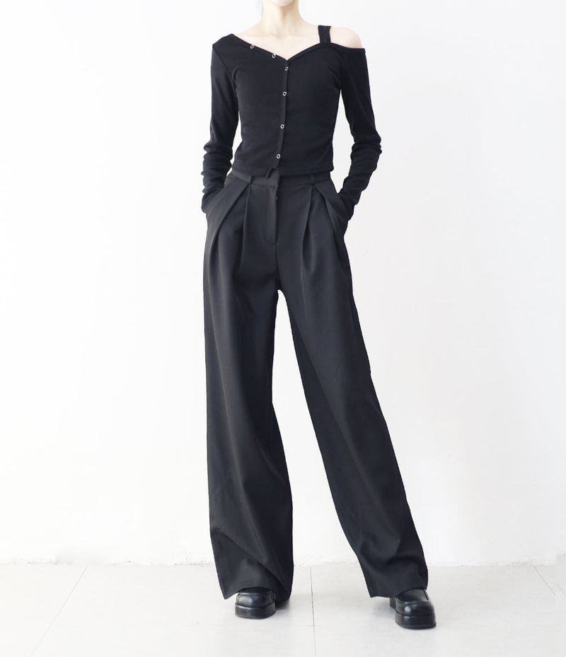 Lush Asymmetrical One-Shoulder Snap T-shirt