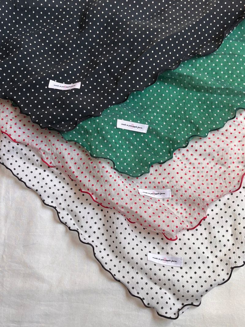 PINK PINEAPPLE(ピンクパイナップル)の「PEBBLE DOT SCARF(Fashion Accessories)」