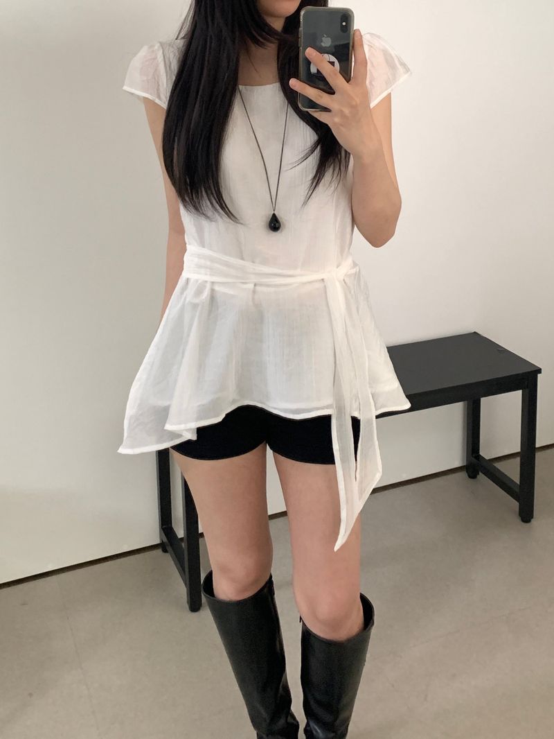 ROIA(ロイア)の「Yuria Chiffon Cap Sleeve Blouse(Tops)」