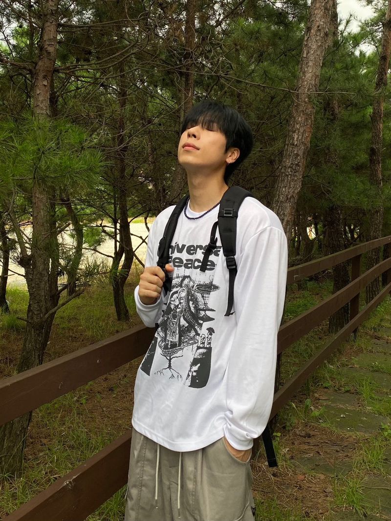 Universal lettering sweatshirt