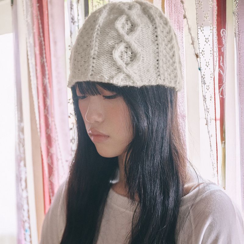 cable knit beanie ivory
