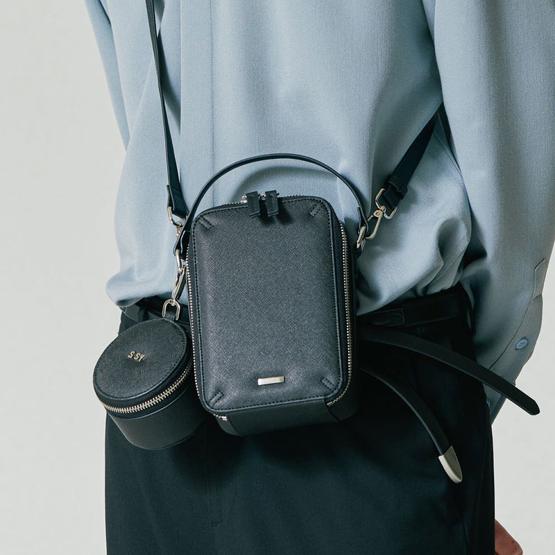 saffiano square circle room bag