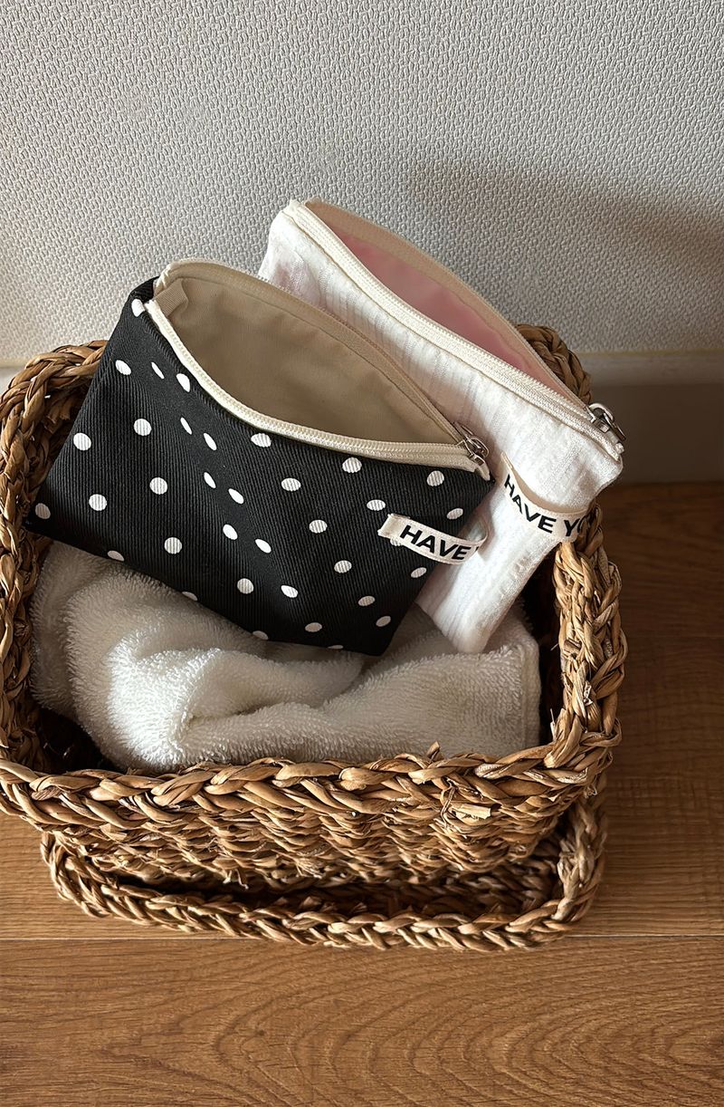 Dot flat pouch - black , M size
