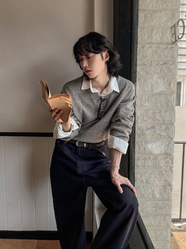 Modi loose fit v-neck knit