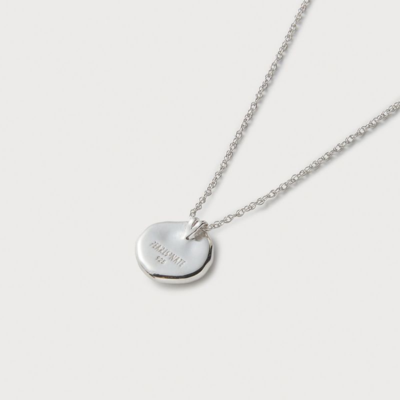 Hollow Pearl Necklace