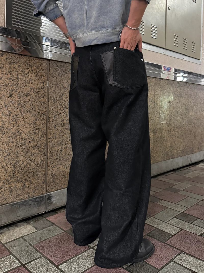 AVAND（アバンド）の「レザー ダブル ポケット カーブド パンツ（パンツ）」