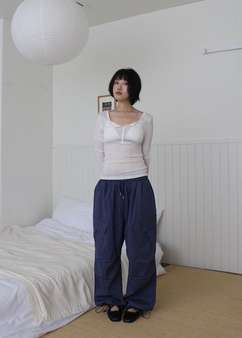 BELLA BUTTON TEE