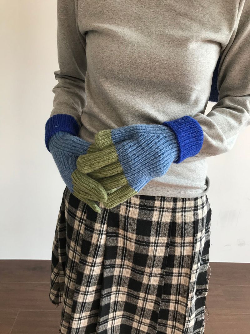 DUGGY（ダギー）の「Yoichi Two-Tone Gloves (4 colors)（Fashion Accessories）」