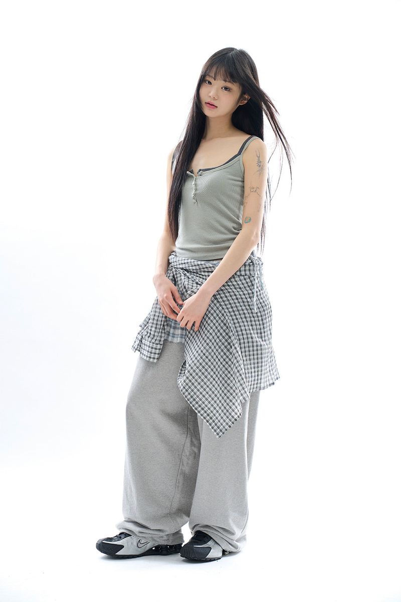 Raucohouse（ラウコハウス）の「Long waist rib loose sweatpants（Pants）」