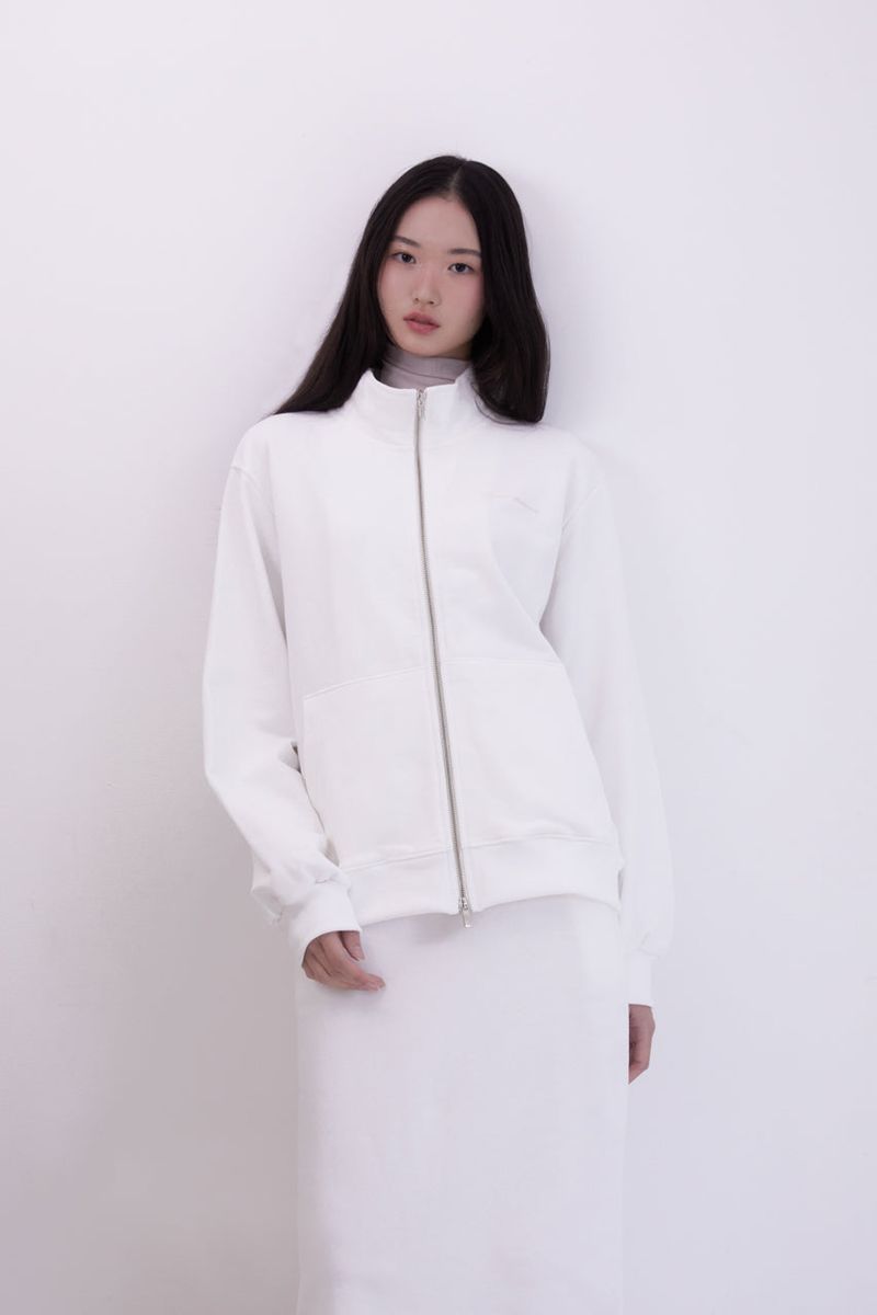 Lettering half neck two-way zip-up (IVORY)