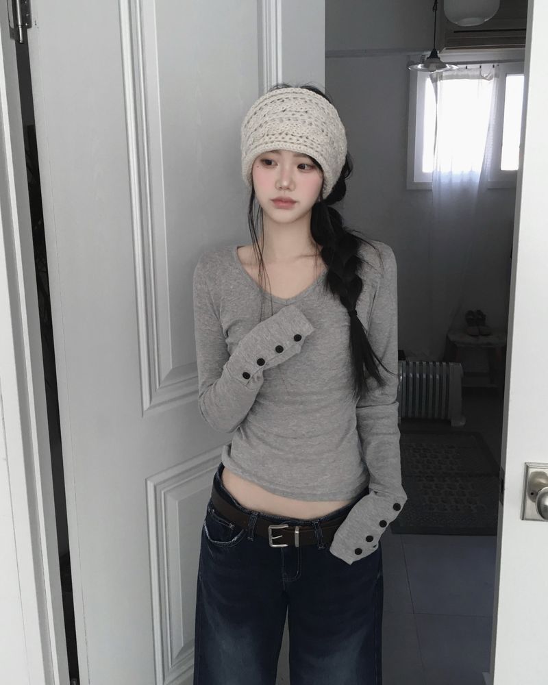 trinner sleeve button v-neck t