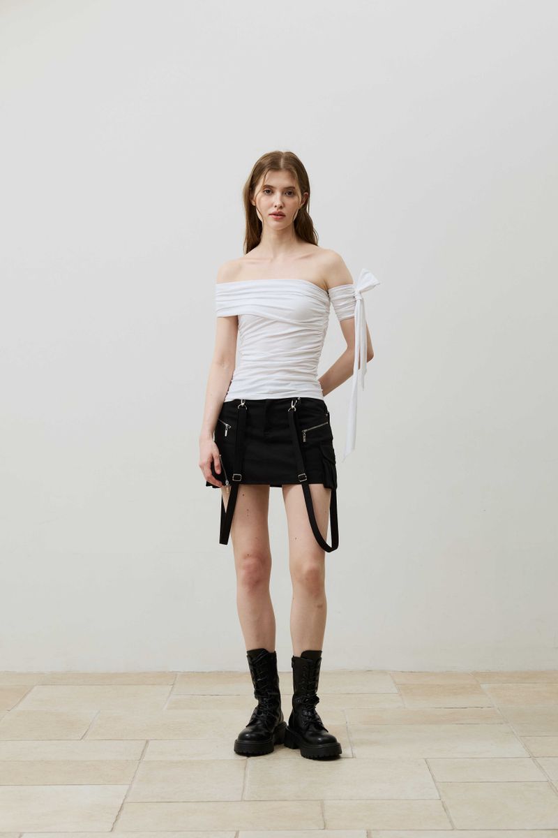 RIA ONE-SHOULDER SHIRRING TOP / WHITE