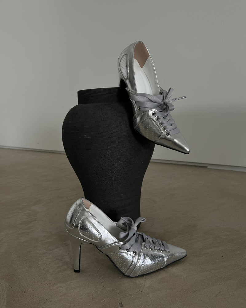 YEOWOONKOREA（ヨウンコリア）の「Shoeslace silver heel (little be tight)（Shoes）」