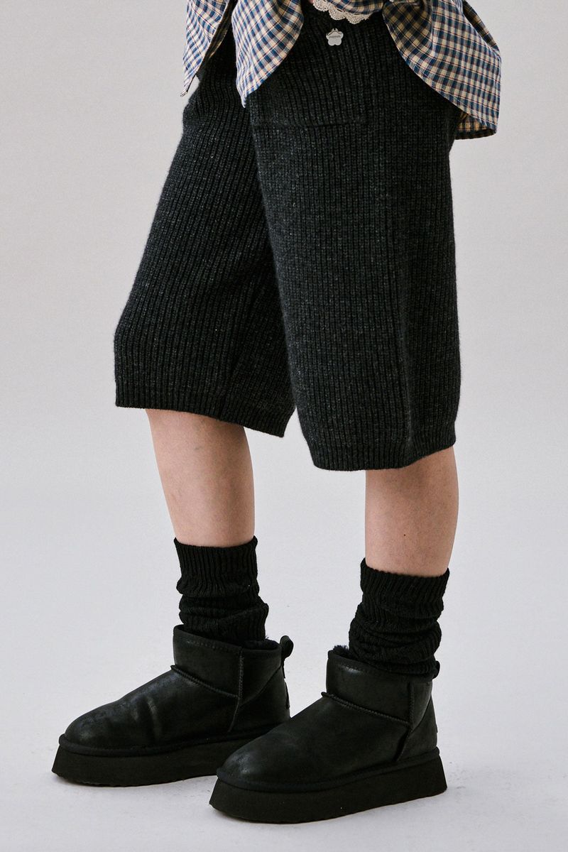Bermuda knit wool pants [Charcoal]