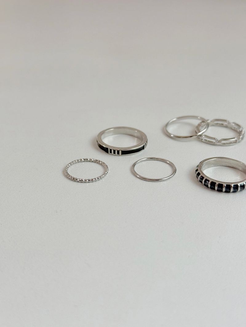 Blingmoon（ブリングムーン）の「[7 set] black line ring set（Accessories）」