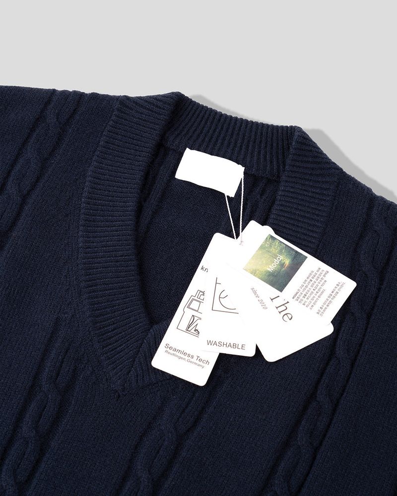 Melter Semi-Cropped Cable V-Neck Knit