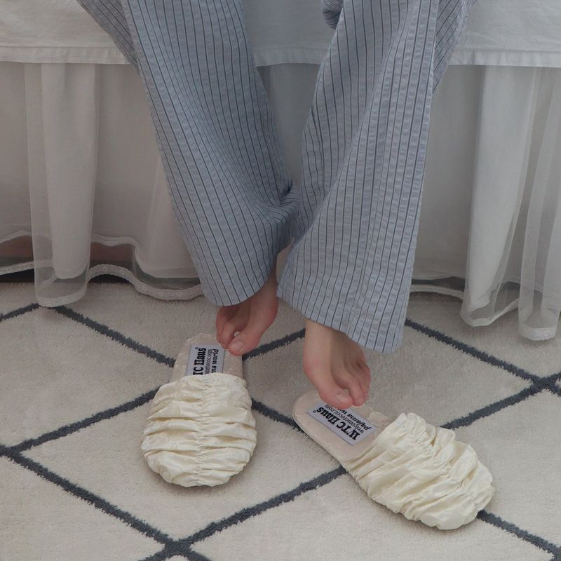 Croa Shoes (Chamomile) Room Shoes
