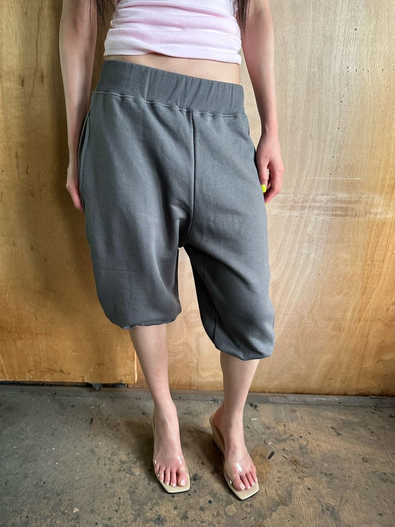 balloon sweat capri pants