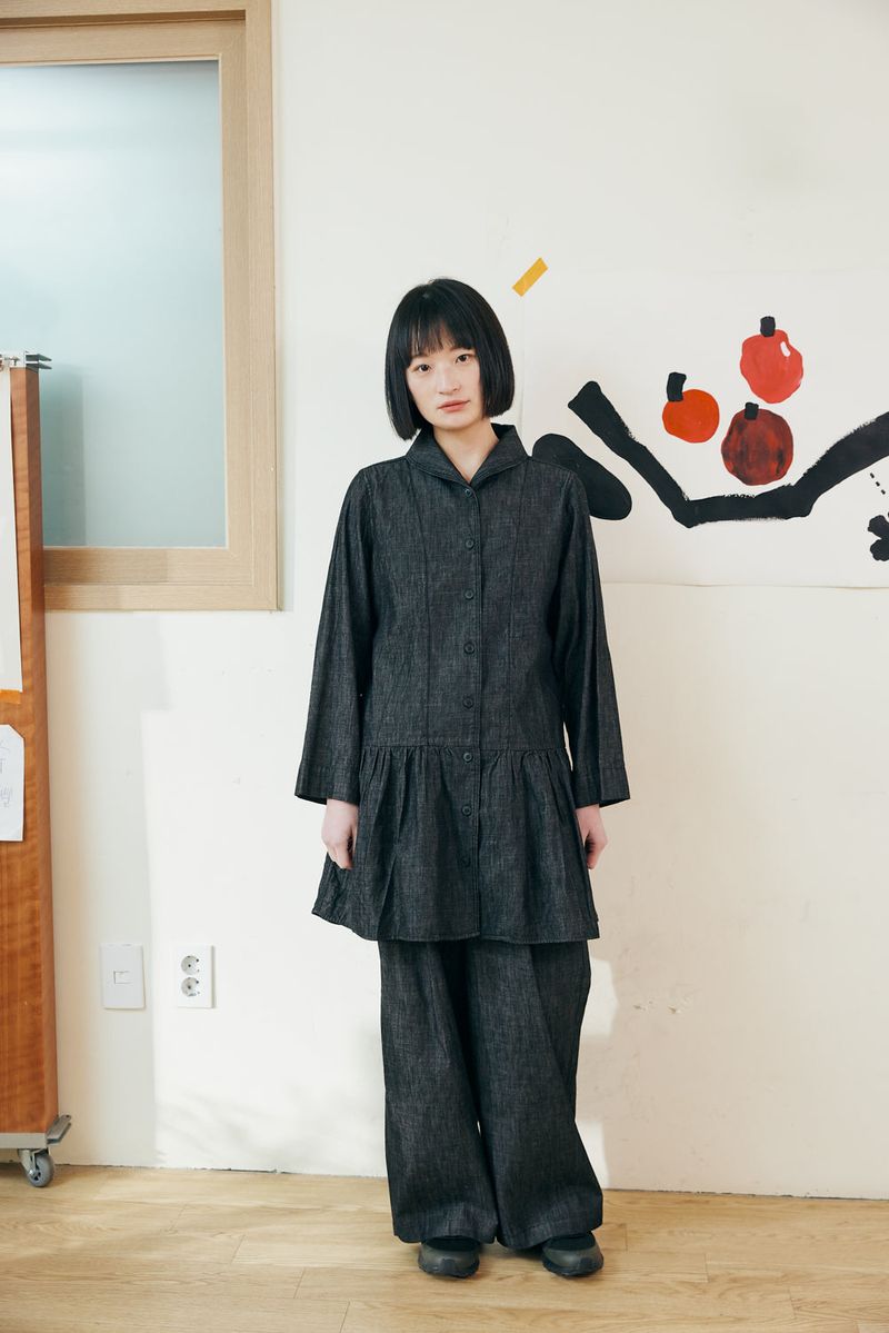 Frill shirt ops / Black jeans