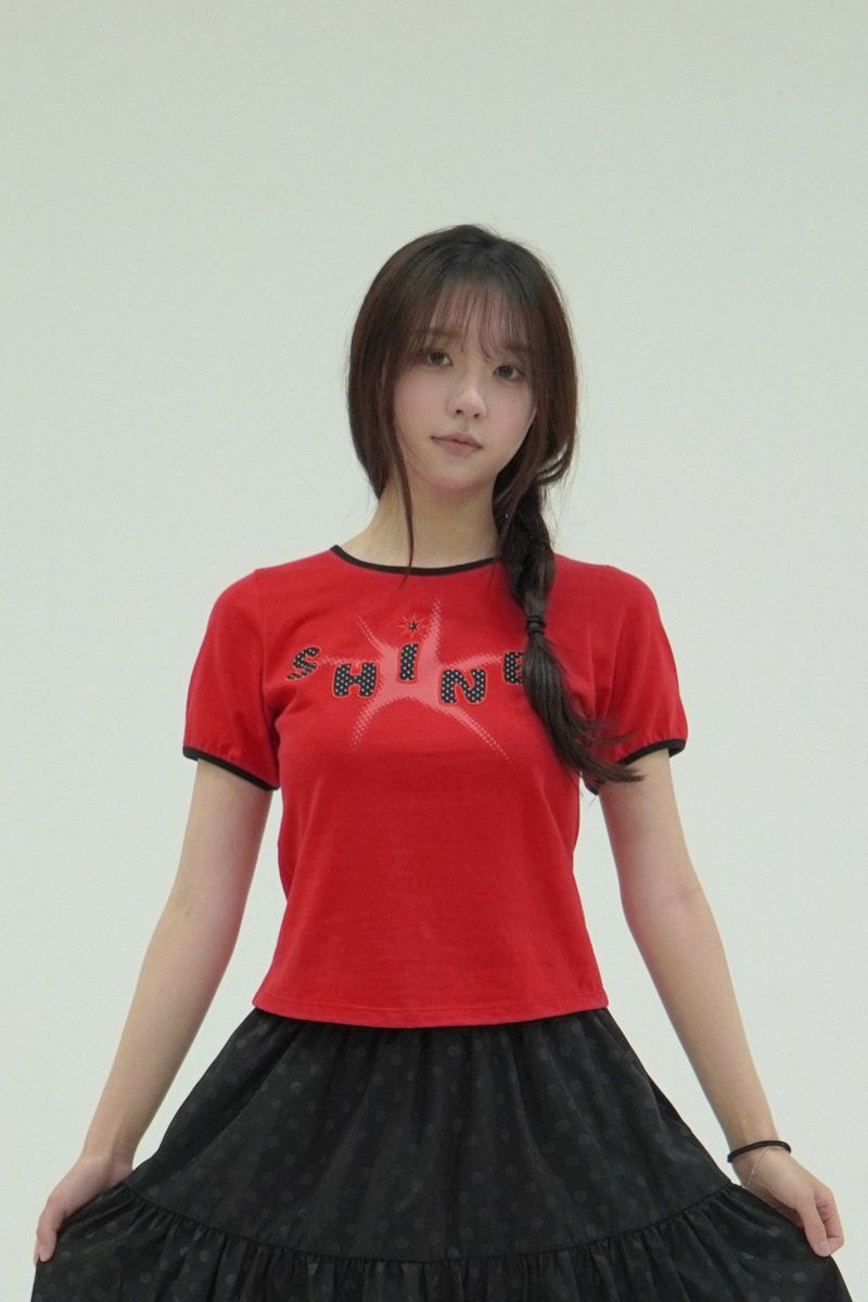 APPLIQUE LINGER SLIM T-SHIRTS [BERRY RED]
