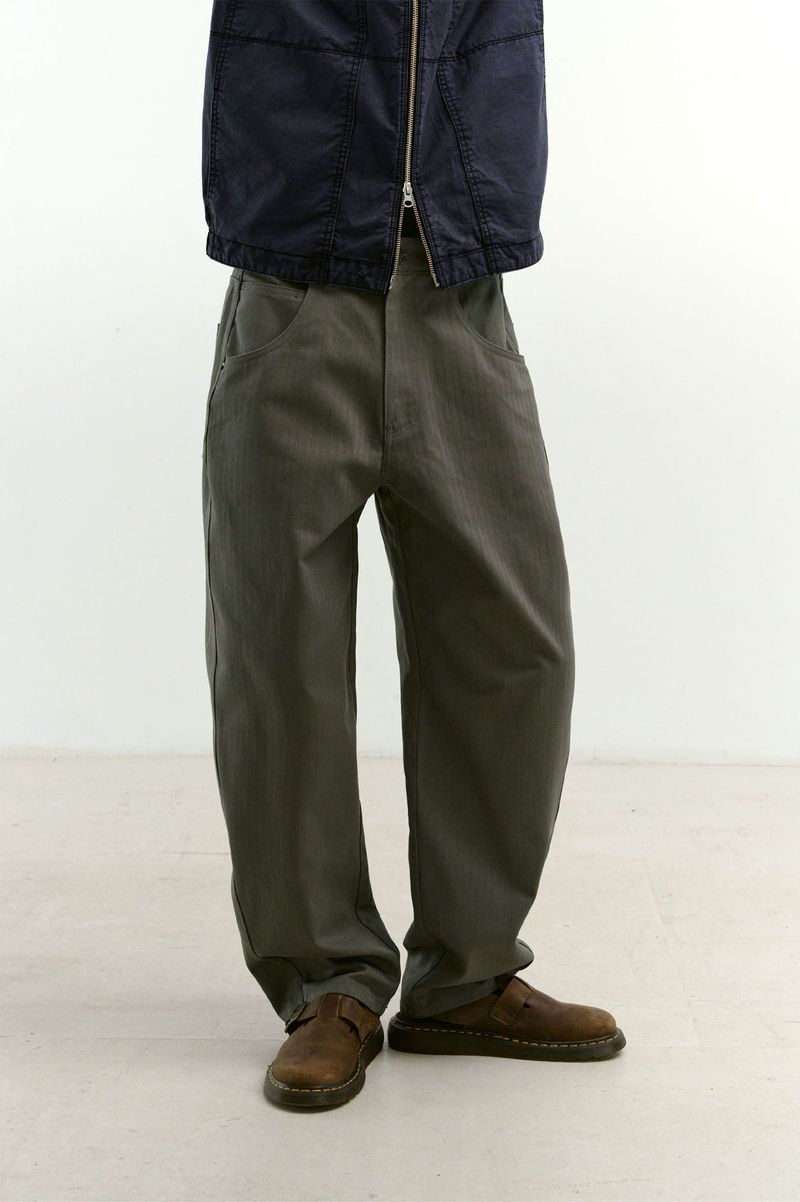 Semi Curved Herringbone Twill Pants (Khaki)