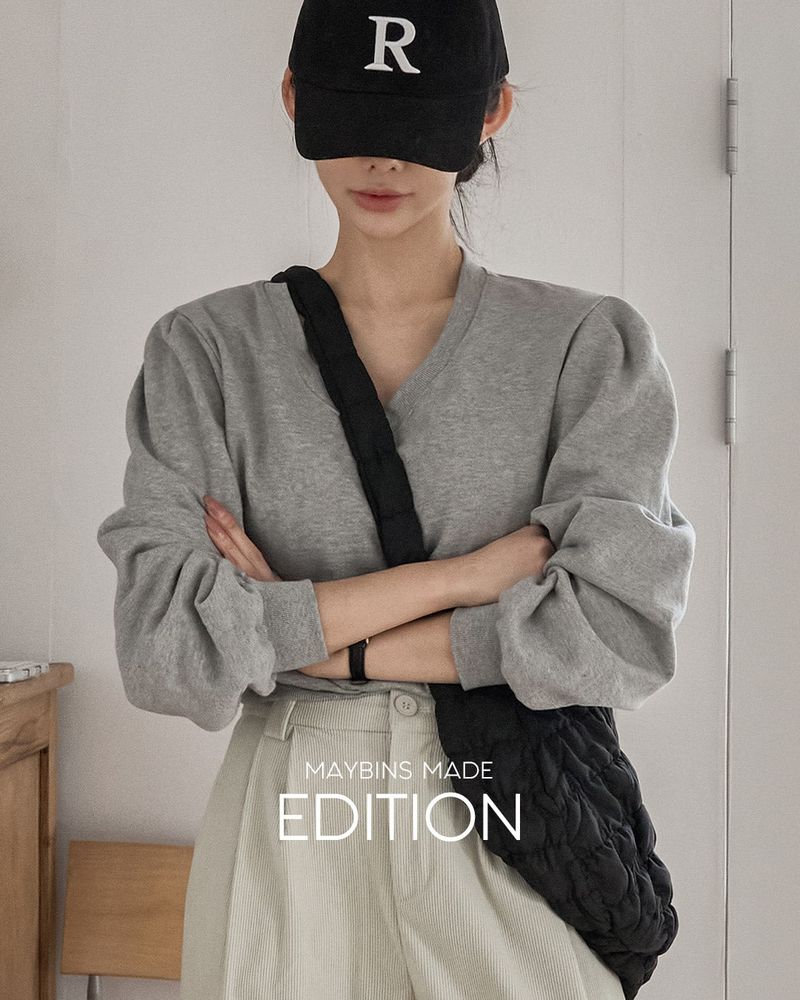 [MADE] Newa Puff V-neck Sweatshirt